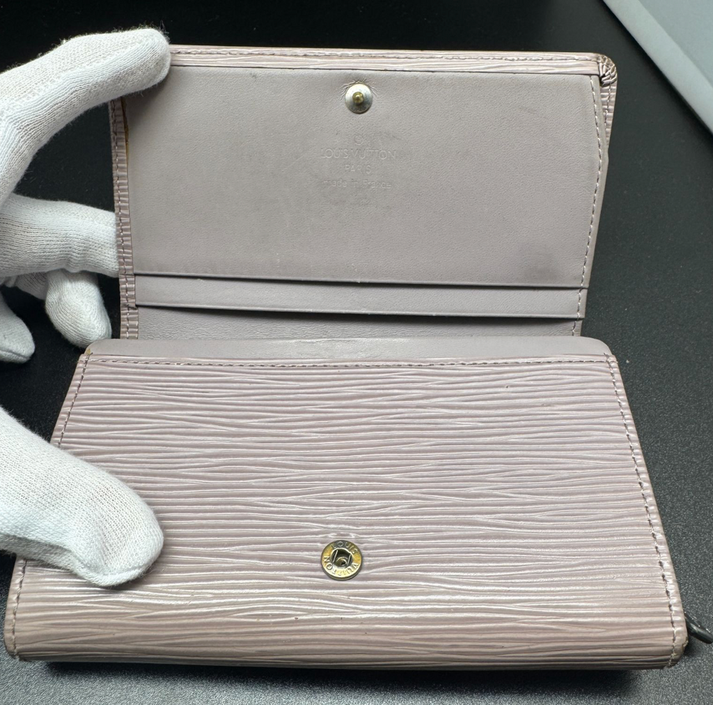 Louis Vuitton Portefeuille Épi – Compact – Cuir –