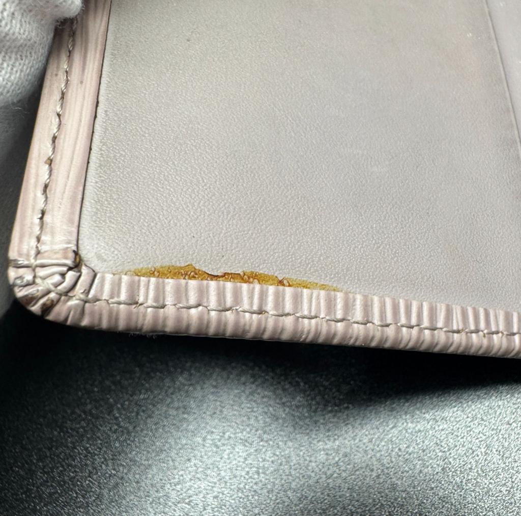 Louis Vuitton Portefeuille Épi – Compact – Cuir –