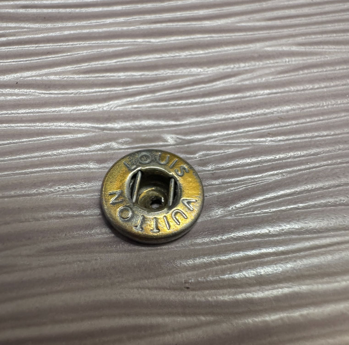 Louis Vuitton Portefeuille Épi – Compact – Cuir –