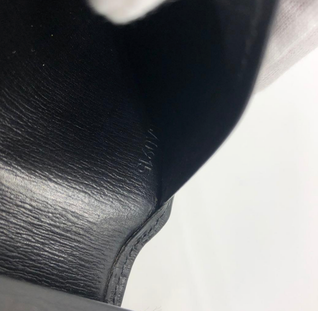 Louis Vuitton Portefeuille Long Épi Noir – Cuir – Format Fin – B