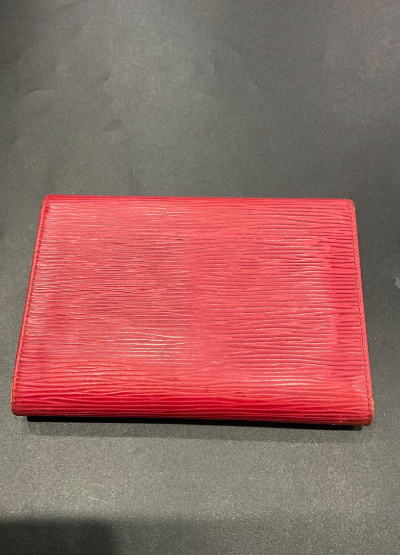 Louis Vuitton Portefeuille Épi – Format Compact – Cuir
