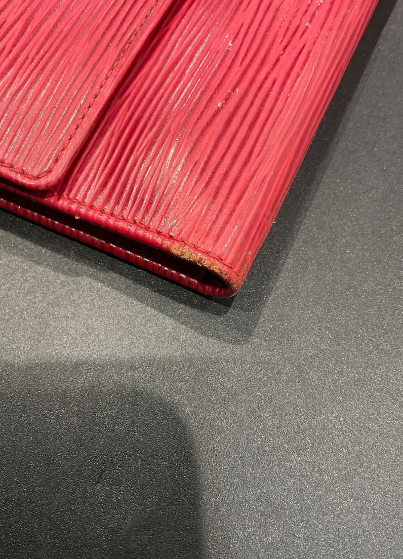 Louis Vuitton Portefeuille Épi – Format Compact – Cuir