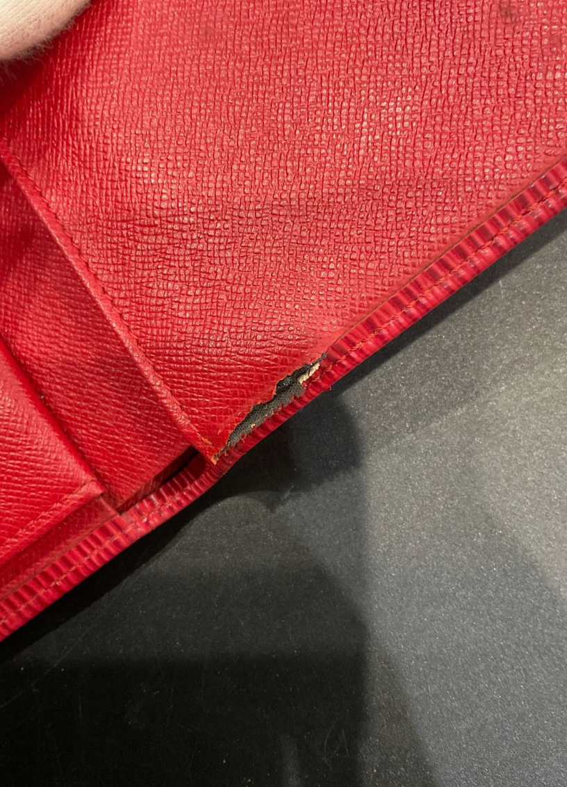 Louis Vuitton Portefeuille Épi – Format Compact – Cuir