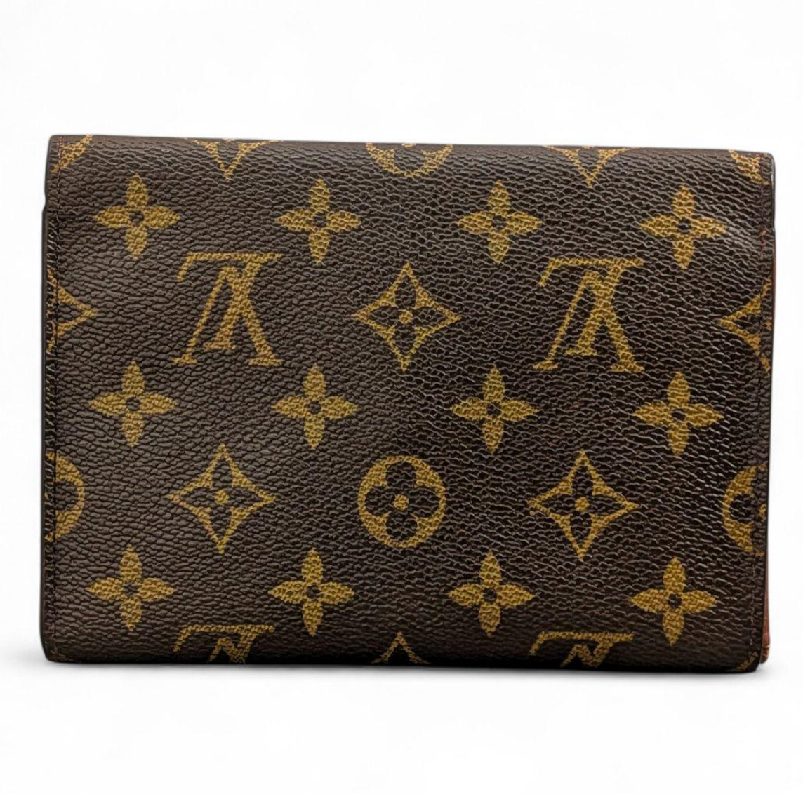 Louis Vuitton Portefeuille Trésor Étui Papier Monogram – Marron – 3 Volets