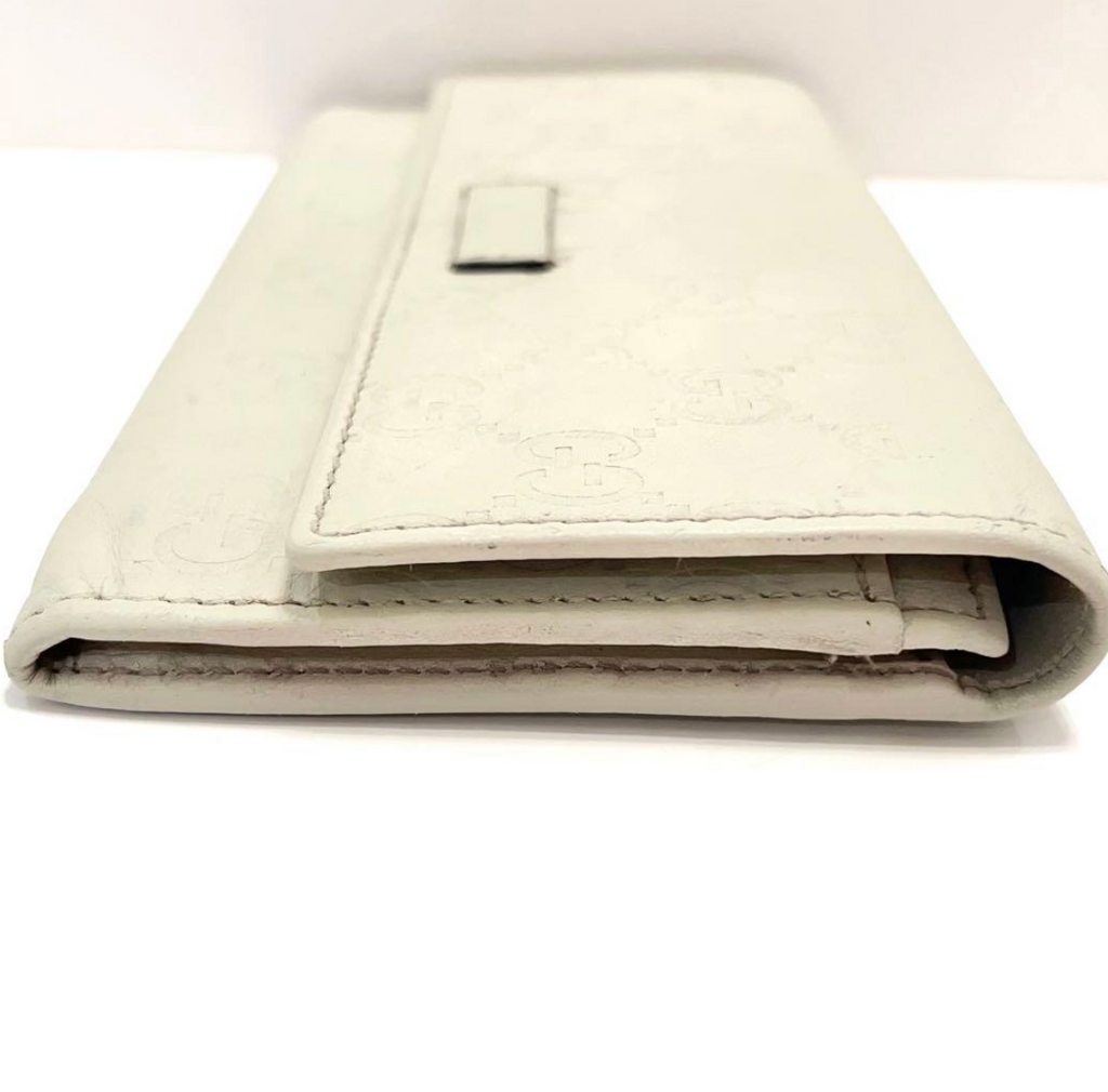 Gucci Portefeuille Long Cuir Blanc – Détails Dorés – Format Classique