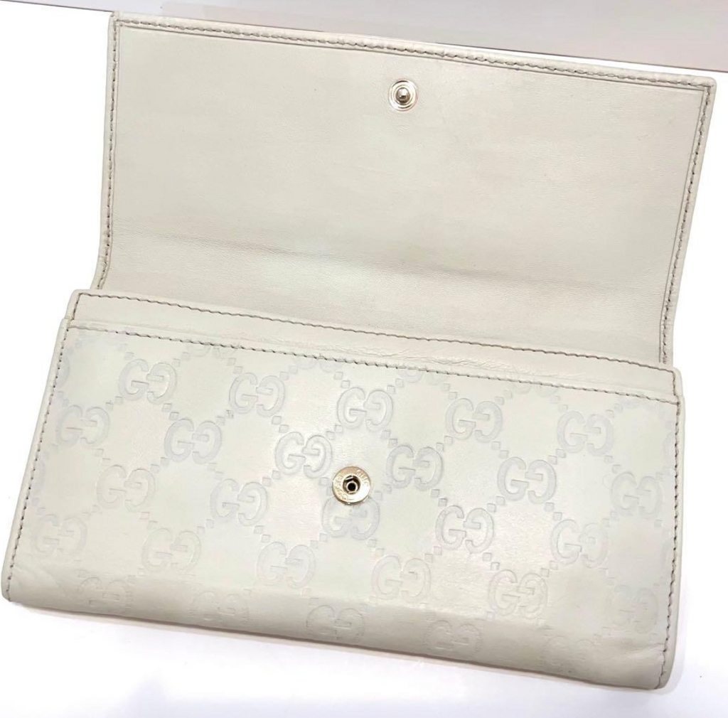 Gucci Portefeuille Long Cuir Blanc – Détails Dorés – Format Classique