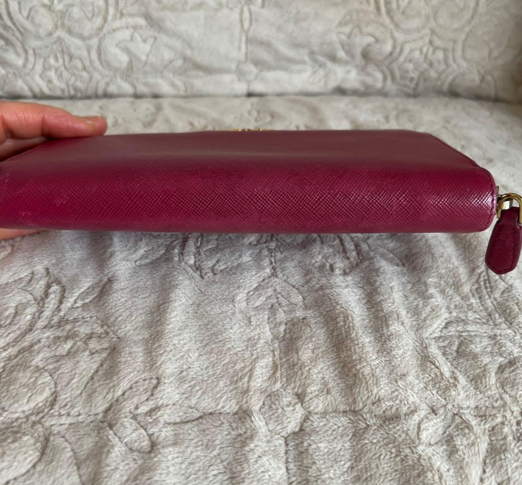 Prada Portefeuille Long Saffiano Rose – 1M0506 – Full Set (Boîte + Carte)