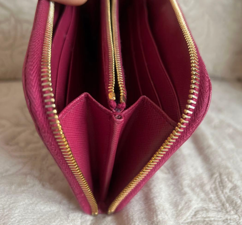 Prada Portefeuille Long Saffiano Rose – 1M0506 – Full Set (Boîte + Carte)