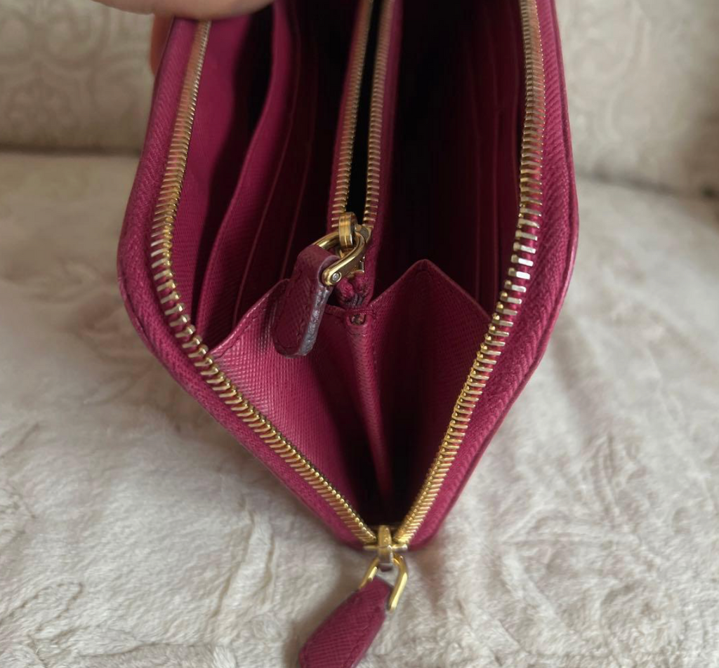 Prada Portefeuille Long Saffiano Rose – 1M0506 – Full Set (Boîte + Carte)