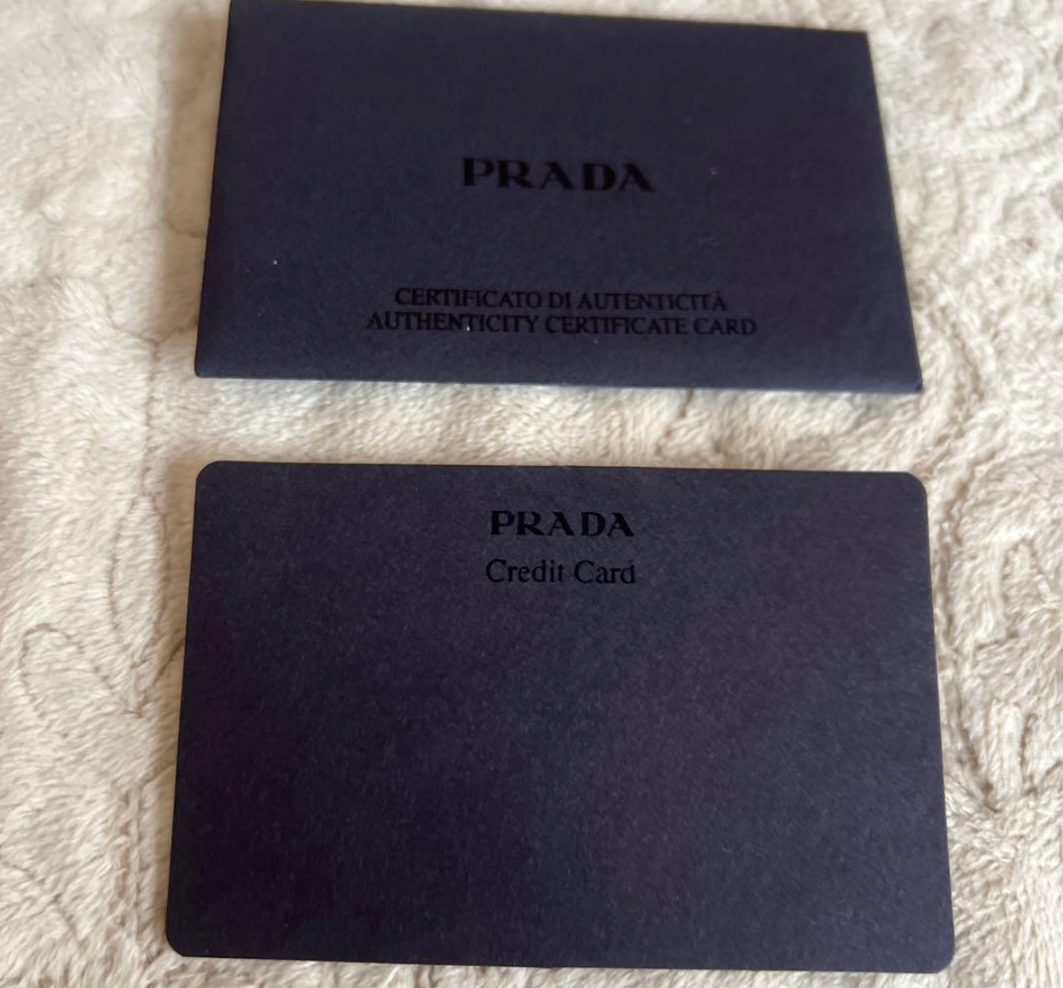 Prada Portefeuille Long Saffiano Rose – 1M0506 – Full Set (Boîte + Carte)