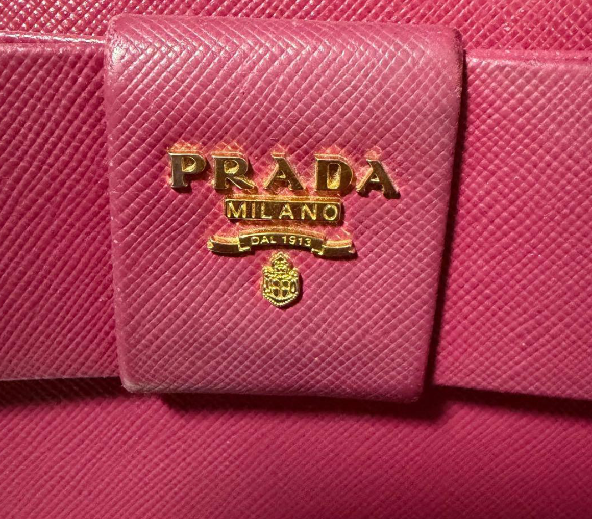 Prada Portefeuille Long Rose Saffiano – Fiocco (Nœud) – Zip – Très Bon État