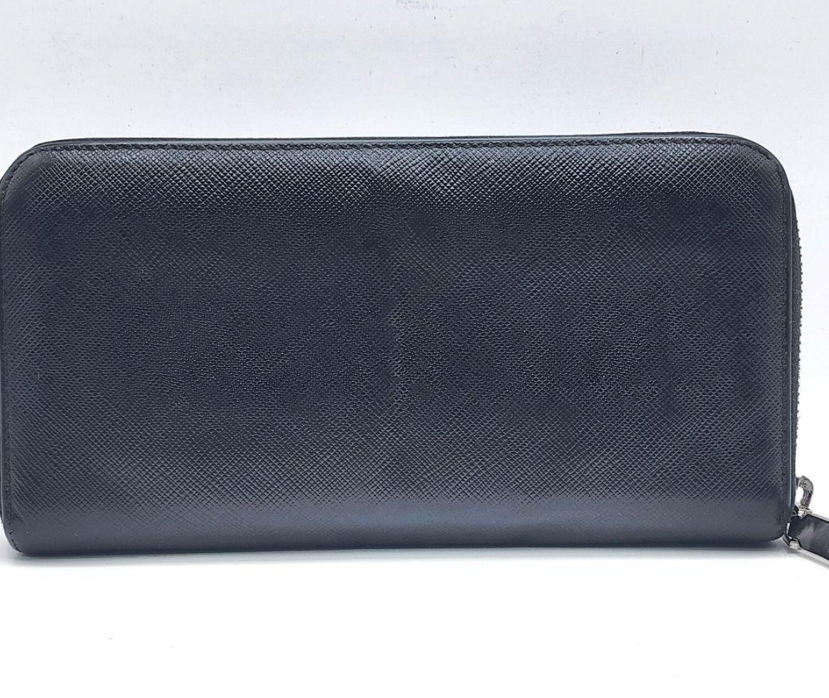 Prada Portefeuille Long Noir – Zip – Cuir