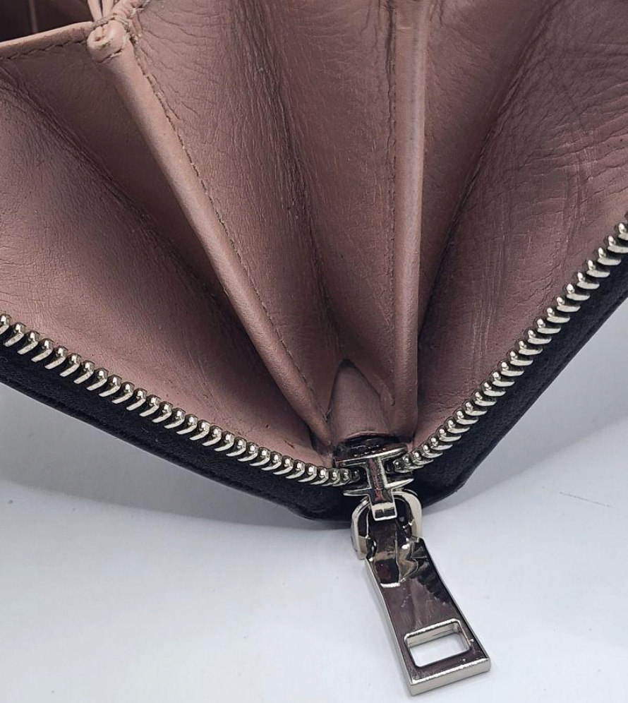 Prada Portefeuille Long Noir – Zip – Cuir