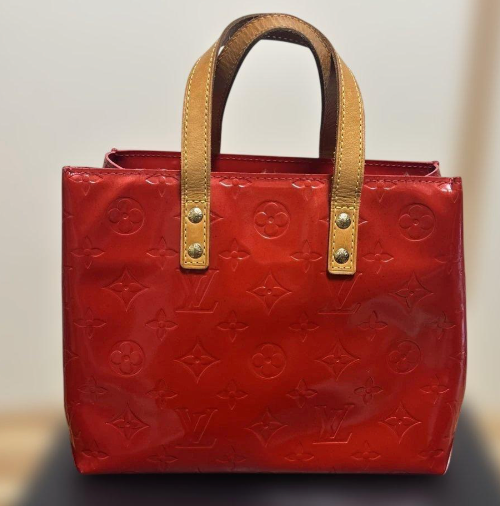 Louis Vuitton Vernis Reed PM – Sac à main – Cuir verni – Compact élégant