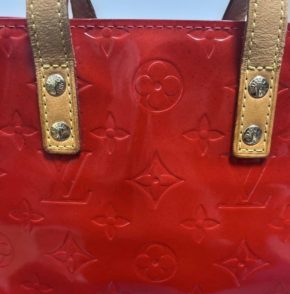 Louis Vuitton Vernis Reed PM – Sac à main – Cuir verni – Compact élégant