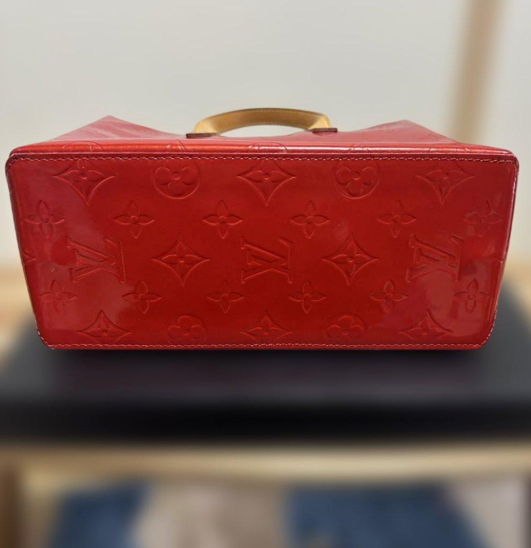 Louis Vuitton Vernis Reed PM – Sac à main – Cuir verni – Compact élégant