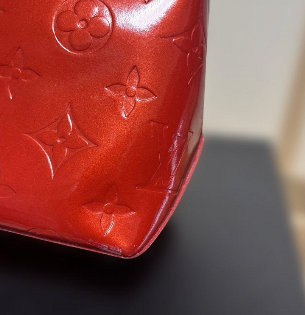 Louis Vuitton Vernis Reed PM – Sac à main – Cuir verni – Compact élégant