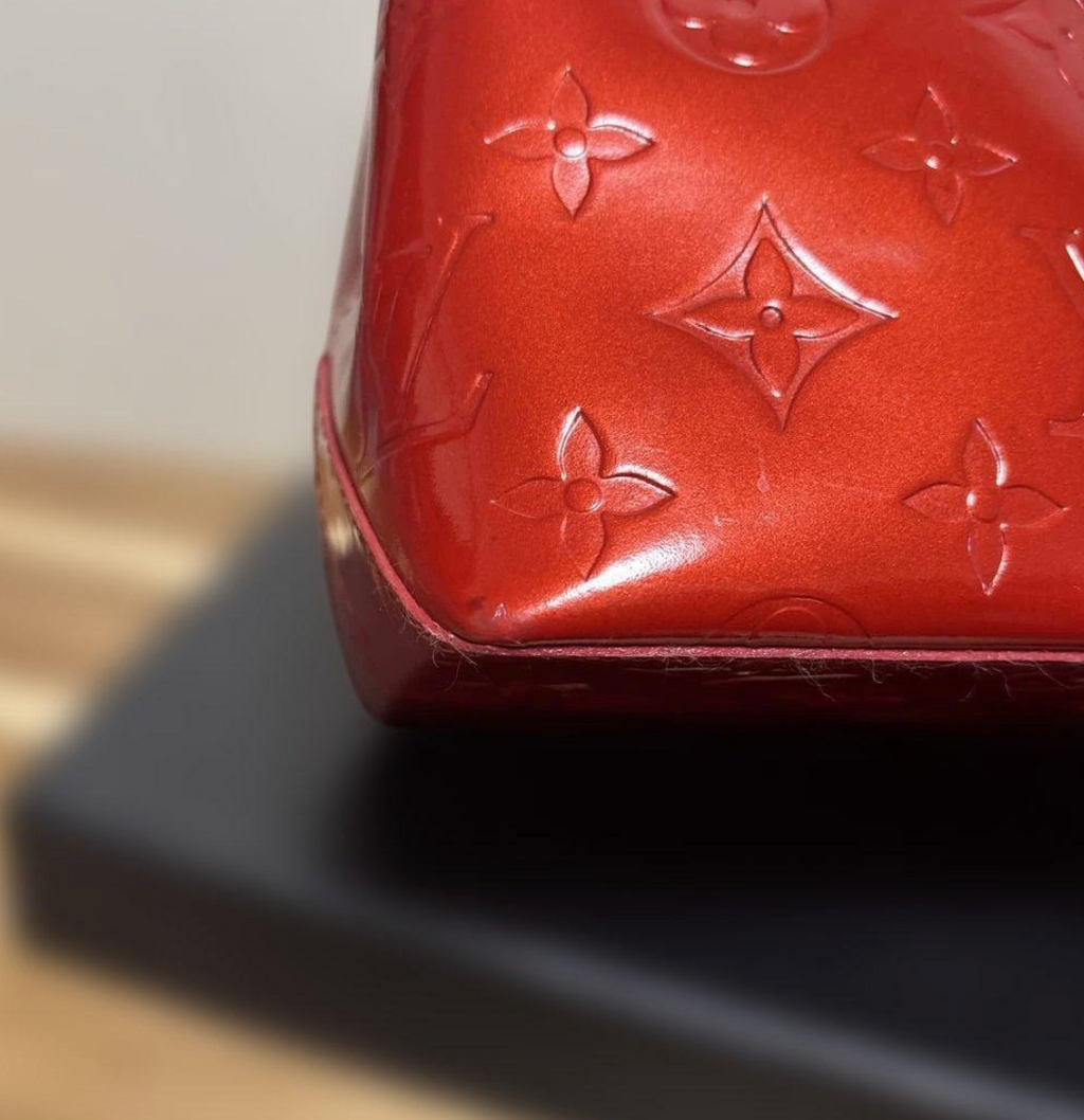Louis Vuitton Vernis Reed PM – Sac à main – Cuir verni – Compact élégant