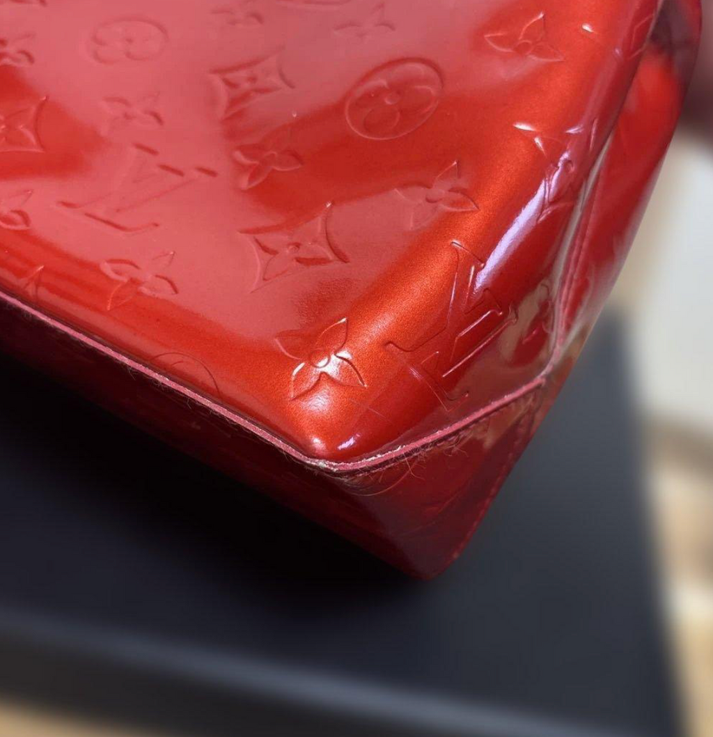 Louis Vuitton Vernis Reed PM – Sac à main – Cuir verni – Compact élégant