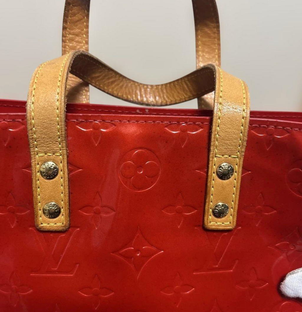 Louis Vuitton Vernis Reed PM – Sac à main – Cuir verni – Compact élégant