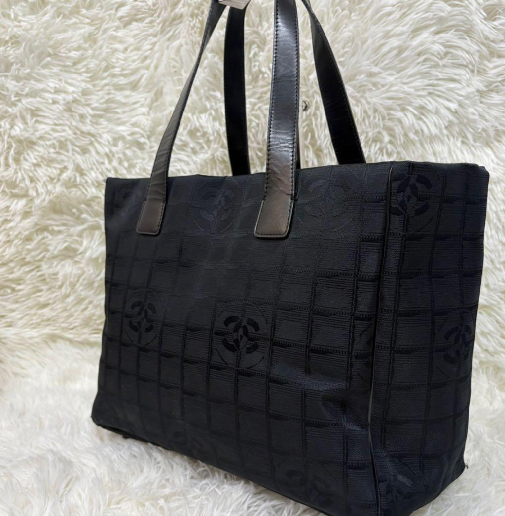Cabas Chanel New Travel Line MM – Tote Bag Noir – A4 – Coco Mark