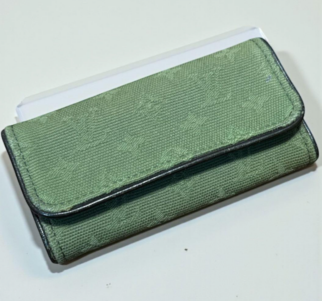 Louis Vuitton Multiclés 4 Monogram Mini Khaki M92431 Key Case
