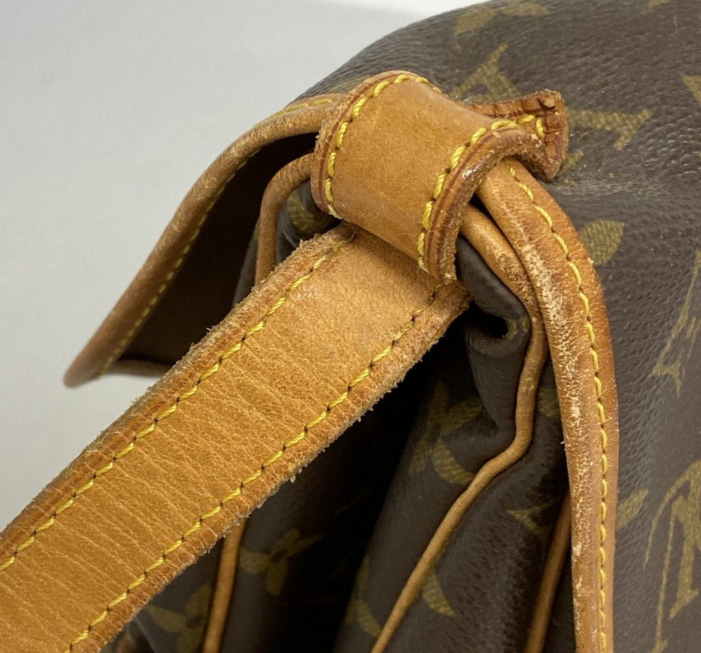 Louis Vuitton Saumur 30 Monogram M42256
