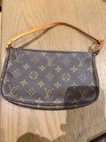 Louis Vuitton Pochette Accessoires Monogram – Pochette iconique