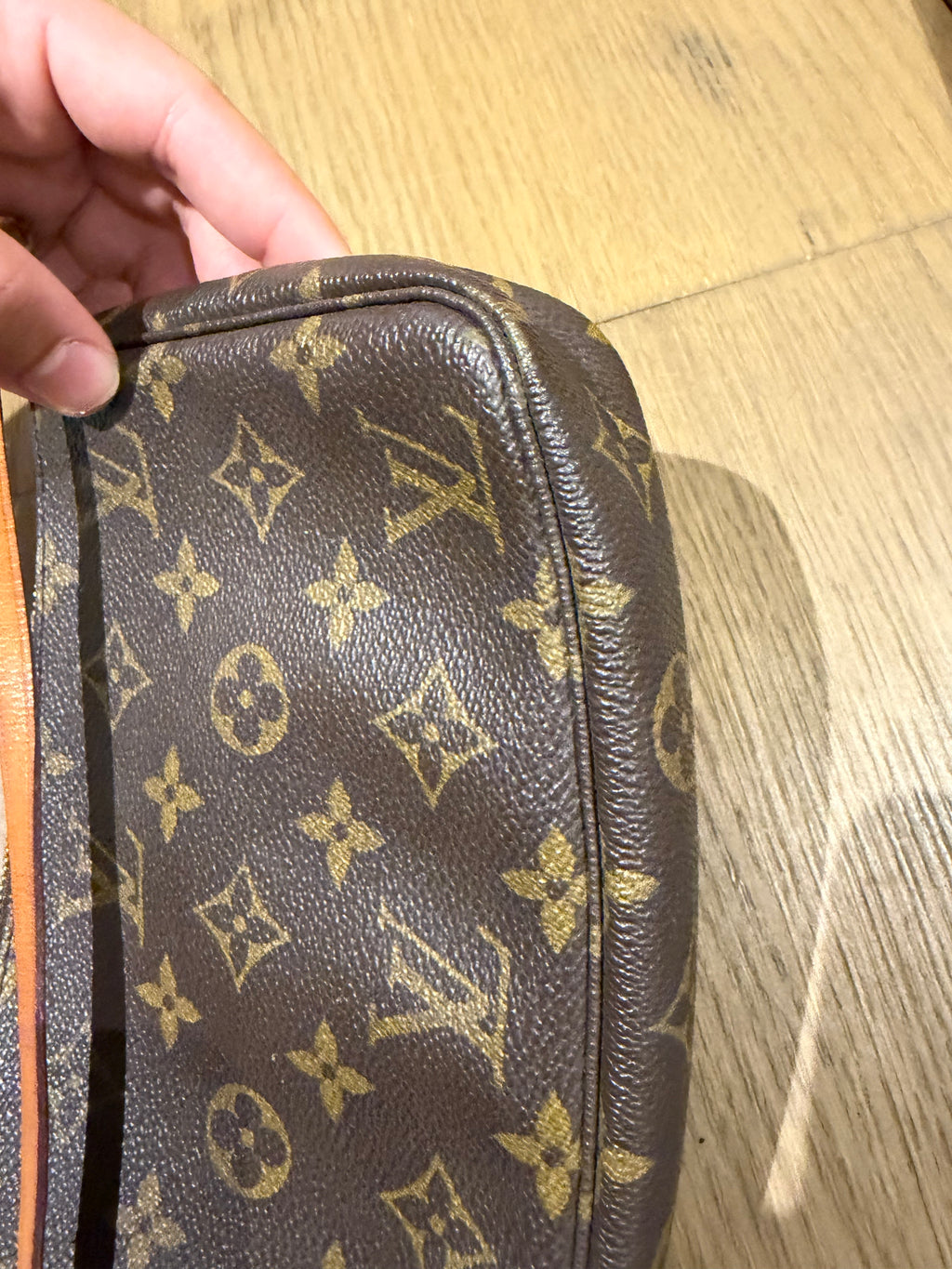 Louis Vuitton Pochette Accessoires Monogram – Pochette iconique