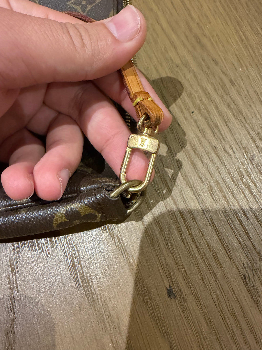Louis Vuitton Pochette Accessoires Monogram – Pochette iconique